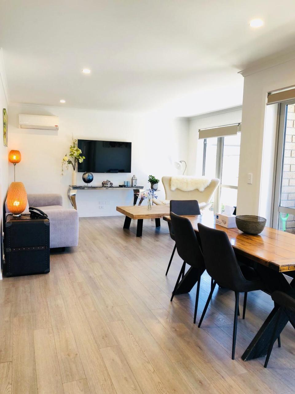 Modern Living Βίλα Κουίνσταουν Εξωτερικό φωτογραφία